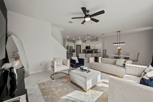 Photo - 232 Robert Hightower Dr Casa