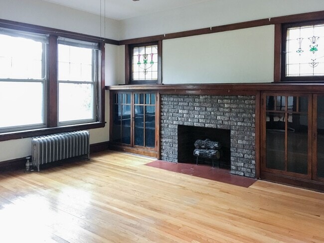 Building Photo - 3821 N Lawndale Ave Unit 1