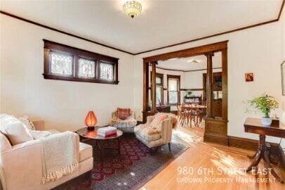 Photo - 980 6th St E