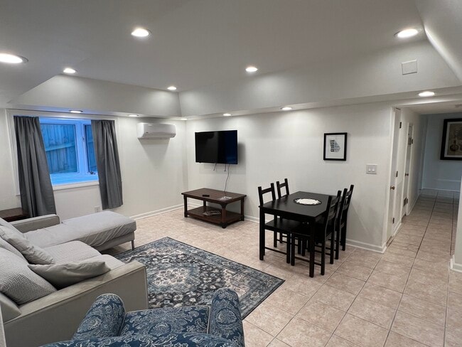 Building Photo - 2675 Acorn Ave NE Unit Basement