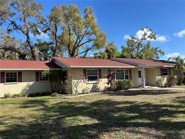 Photo - 2012 5th St W