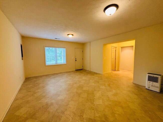 Photo - 812 Glade Rd