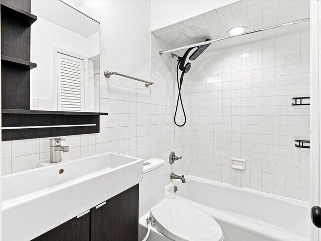 Photo - 68 Park Ave Unit 5