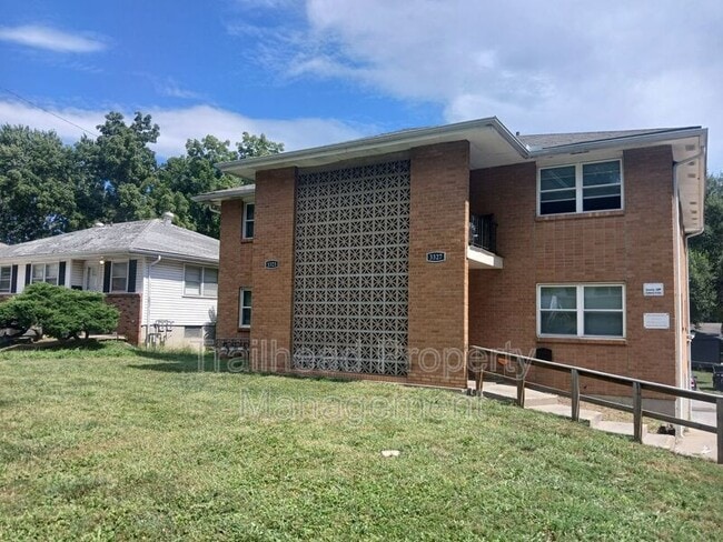 Building Photo - 3325 S Oxford Ave Rental