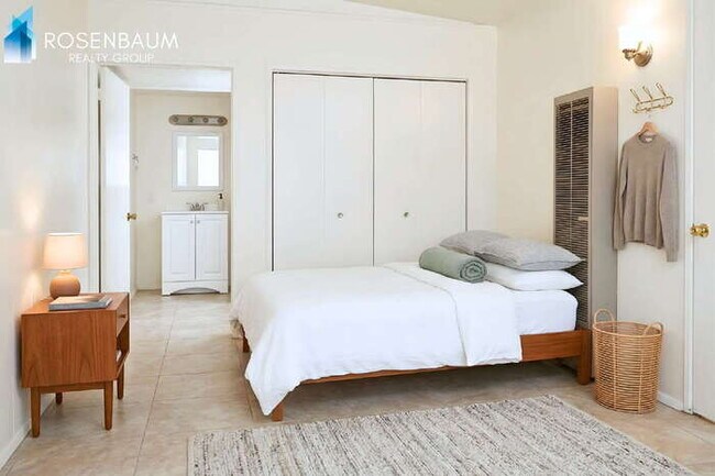 Photo - 2452 N Treat Ave Unidad 2452