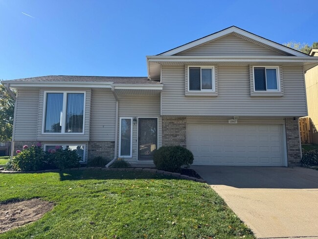 Photo - Omaha Rental Home Offering Modern Updates ...