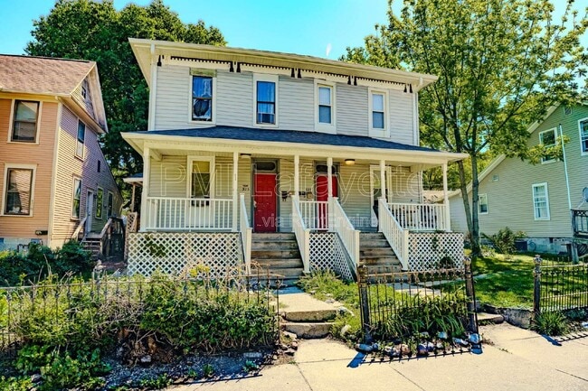 Building Photo - 525 S 3rd St Unit 1