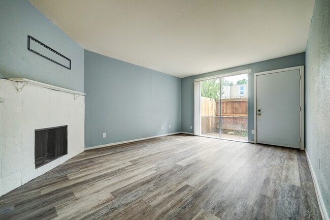 Photo - 4633 Wild Indigo St Unit 542