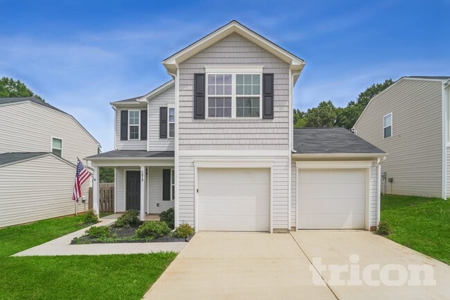 Building Photo - 5819 Hewitt Dr