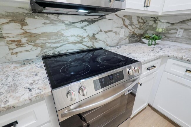 Photo - 1412 Sustella Avenue