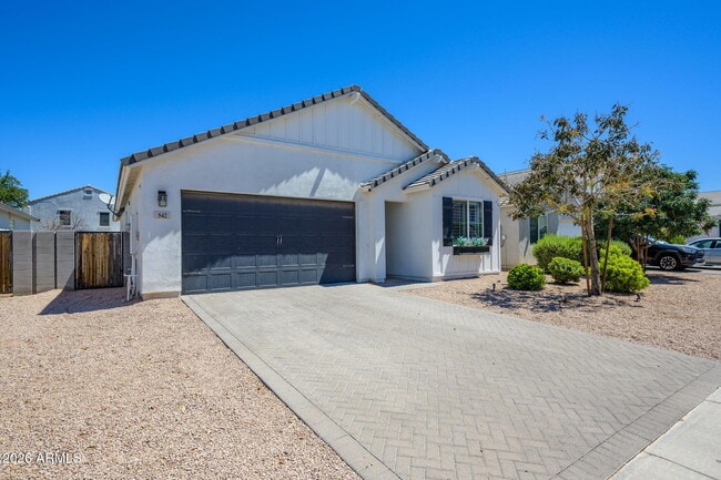 Building Photo - 542 E Bamboo Ln