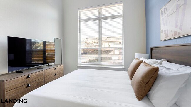 Photo - 1345 E 15th St Unit 112