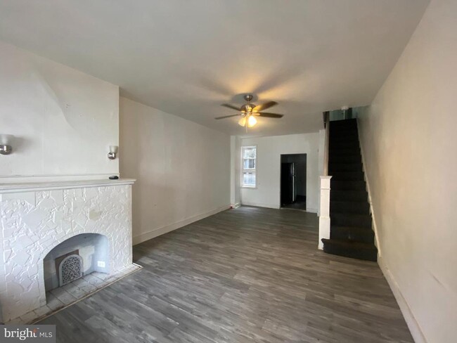 Photo - 832 E Cornwall St Townhome