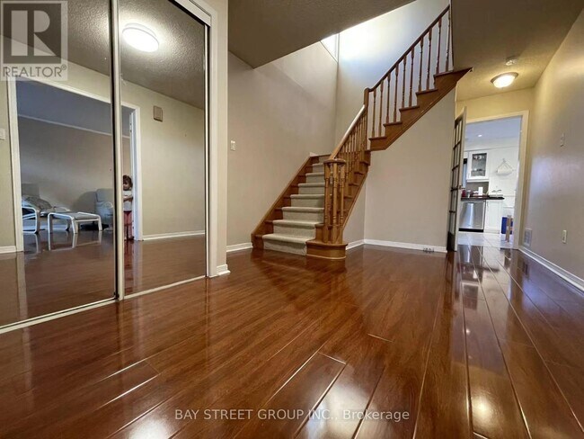 Photo - 4255 Wakefield Crescent