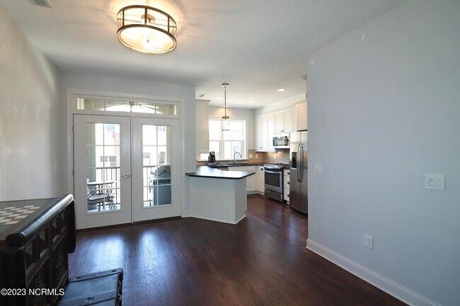 Photo - 15 Brownstone Ln