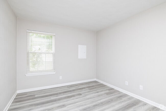 2BR, 1.5BA - 930SF - Bedroom