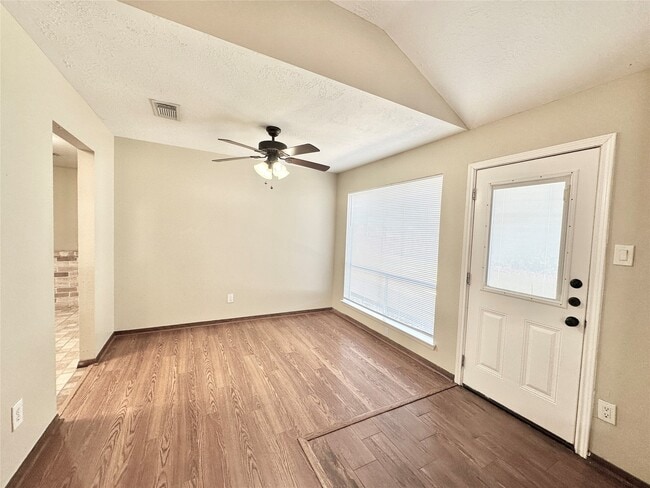 Photo - 21706 Nickerton Ln