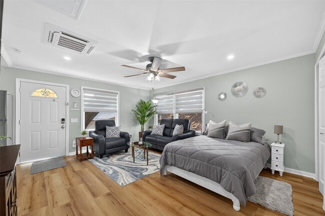 Photo - 407 Fairbanks St