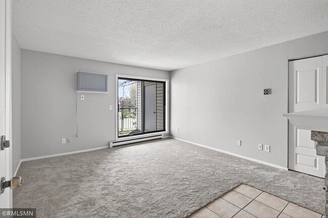 Photo - 400 Shelard Pkwy Unidad 203