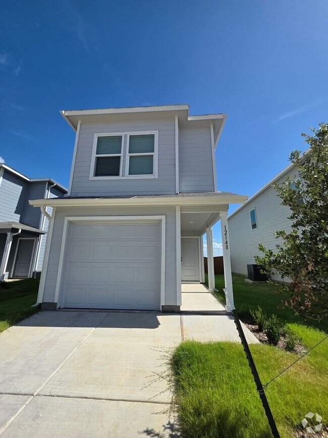 Building Photo - Your Next Chapter Starts Here: 4-Bedroom H...