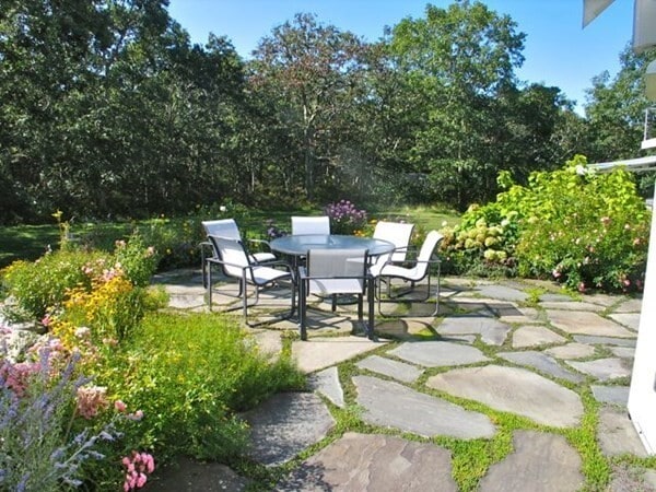 Photo - 2 Nonamesset Rd N