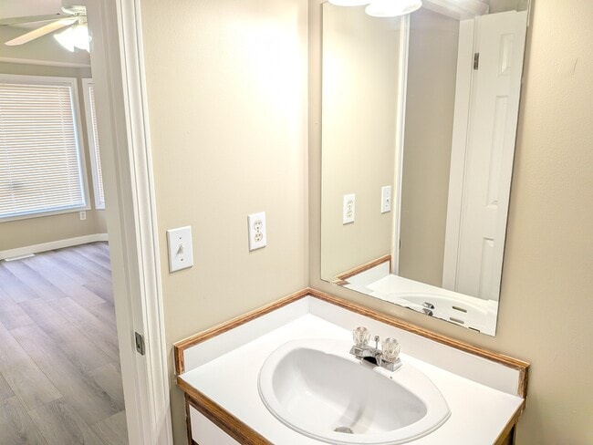 Photo - 46043 Mellard Ave