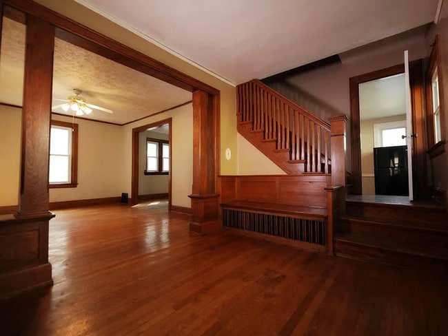 Photo - 910 S 25th St