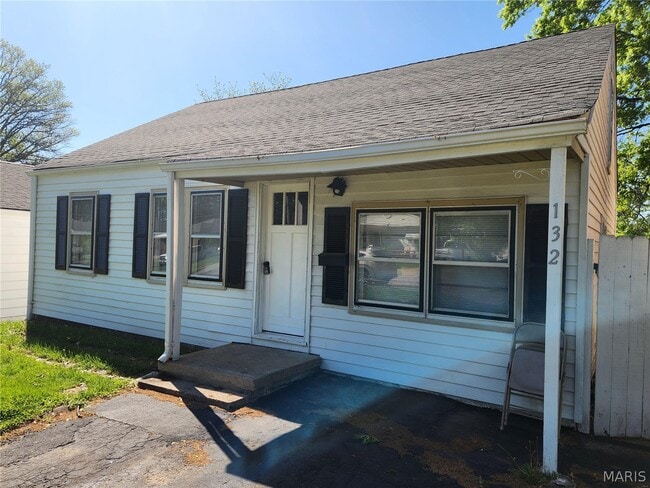 Photo - 132 Deane Ct