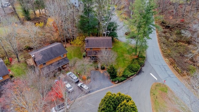 Photo - 112 Wickham Square