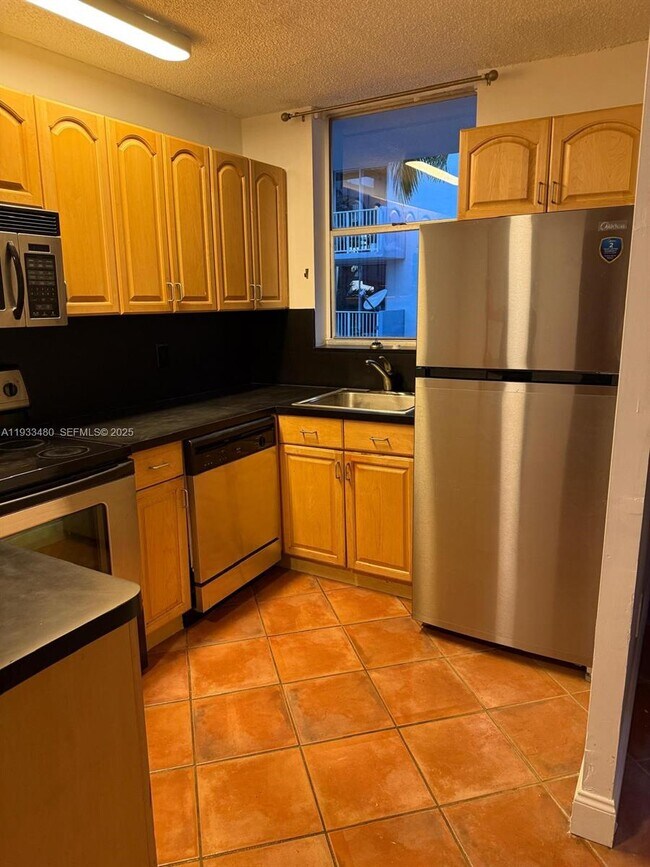 Photo - 1801 S Treasure Dr Unidad 320