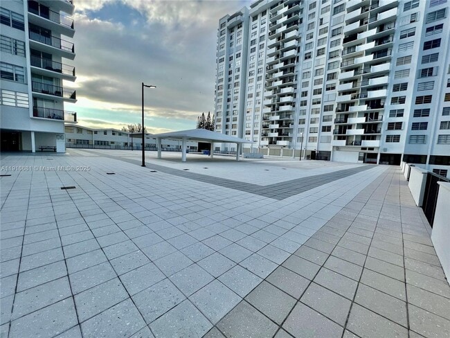 Photo - 2750 NE 183rd St Unit 906