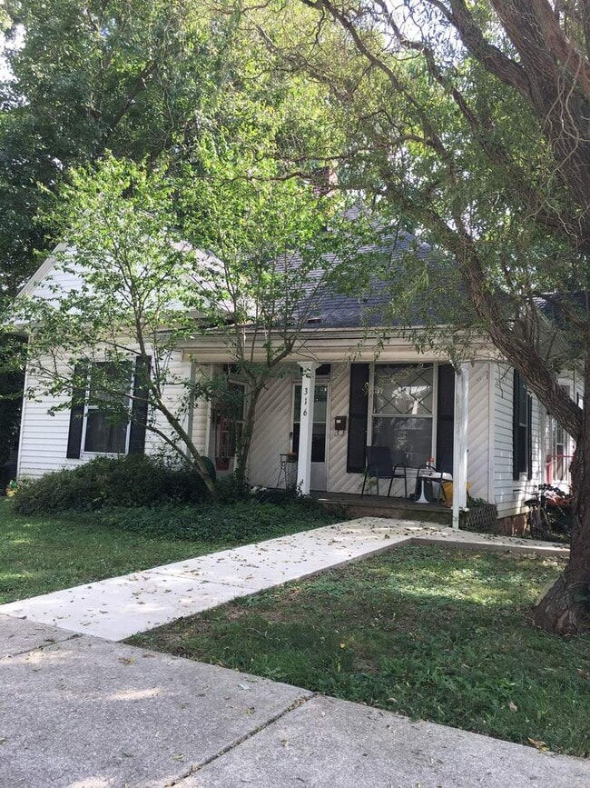 Building Photo - NEW KITCHEN & BATH REMODEL! Available Augu... Rental