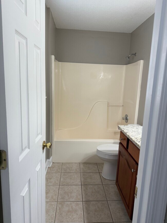 Photo - 1071 Steele Rd