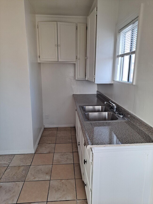 Photo - 1259 E 73rd St Unit 73rd