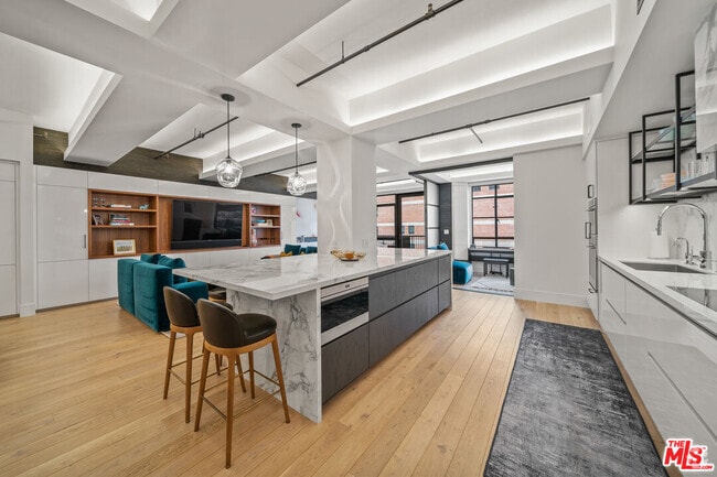 Building Photo - 849 S Broadway Unit 812 Rental