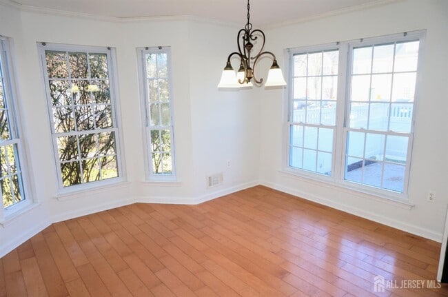 1 Bristol Dr