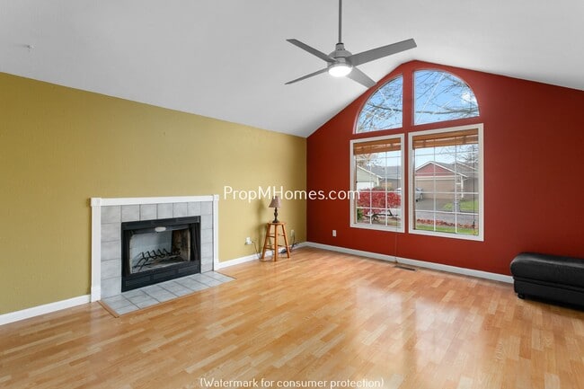 Photo - Spacious Three Bedroom Home In Highly Desired Sherwood!