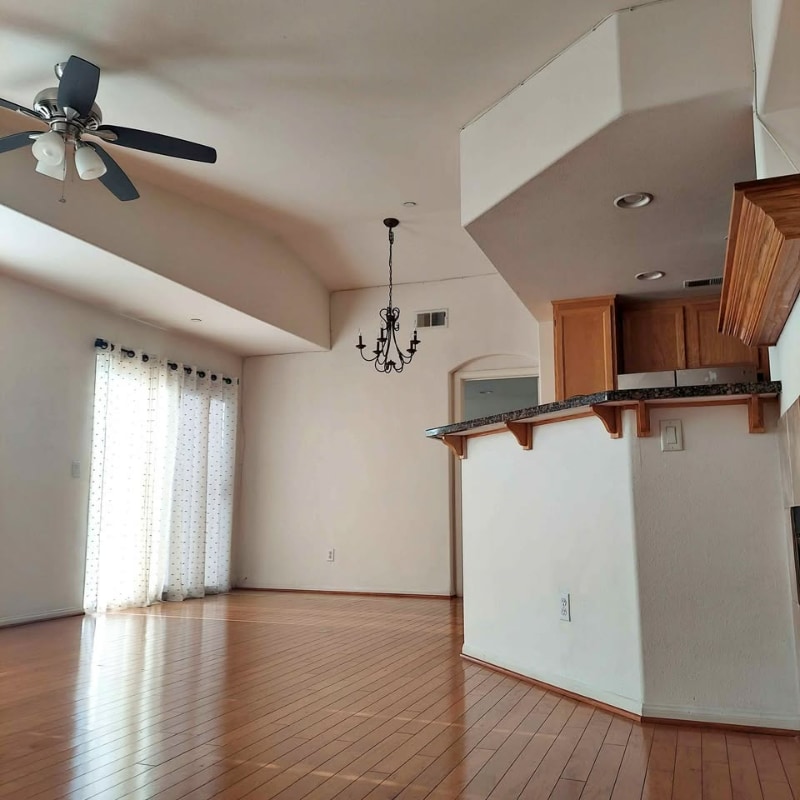 Photo - 139 Elora Ln Condo