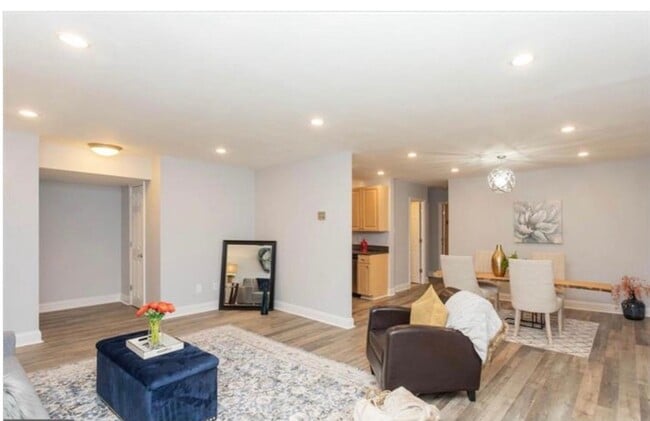 Building Photo - Spacious and Newly Remodelled at the Fairm... Rental