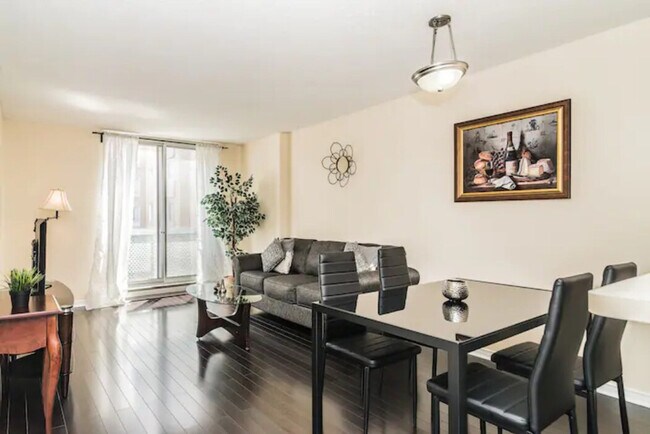 Building Photo - 1255 Rue De Bullion Unit ID1261832P