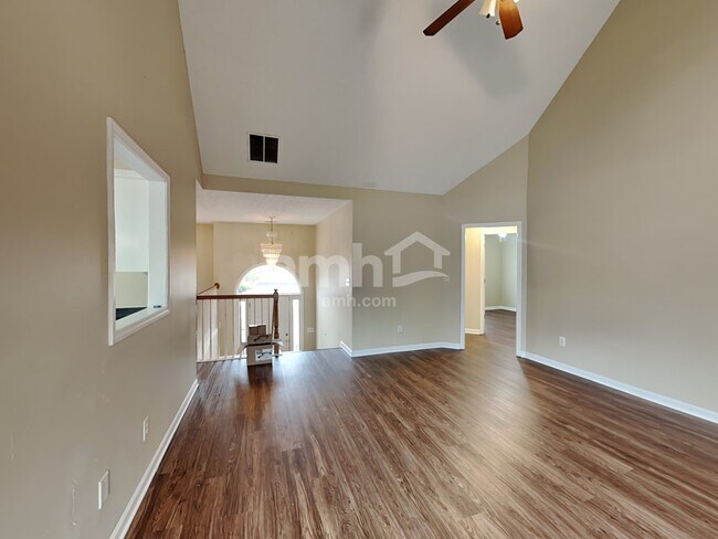 Photo - 2215 Worthington Dr