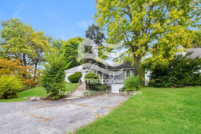 1030 Crane Ct