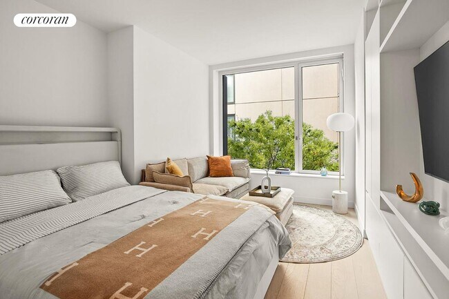 Photo - 450 Washington St