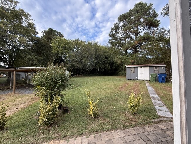 Photo - 208 Travora St