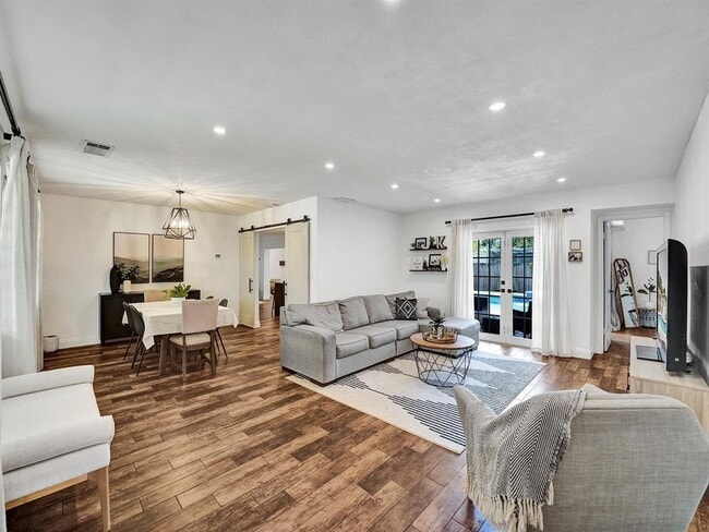 Photo - 4960 SW 89th Ave