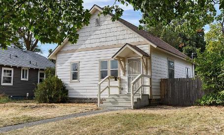 Building Photo - 703 E Glass Ave Rental