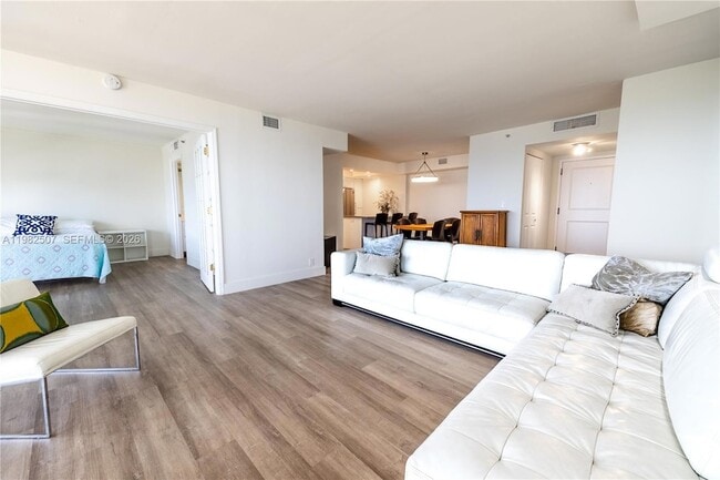 Photo - 2000 Towerside Terrace Unit 1910