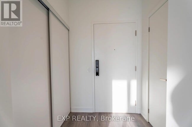 Photo - 28 Ann St Unité 2206