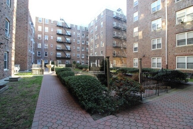 FT HAMILTON PARKWAY - FT HAMILTON PARKWAY Apartment Unit C65