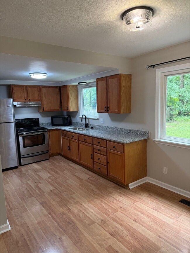 Photo - 1293 Deblin Dr